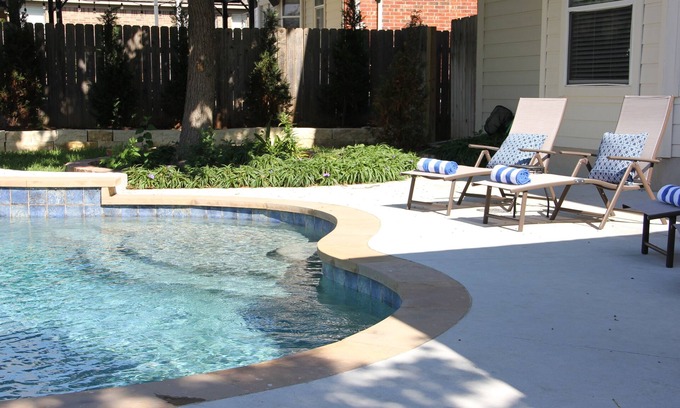 Cat Hollow House | Gathering Place with Heated Pool, Hot Tub and 7 Bedrooms