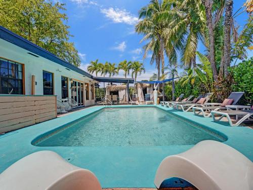 Coral Heights House | Gay Clothing Opt Studio in heated pool guesthouse
