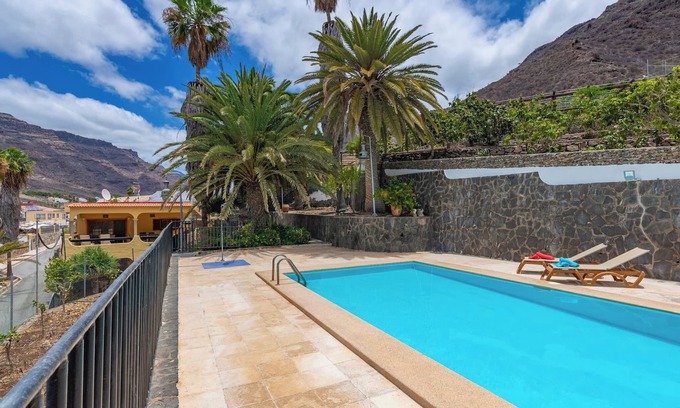 Mogan House | GC0283 Holiday house with shared pool in Mogán