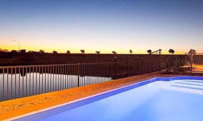 Exmouth House | Gecko - On the Marina with Pool & Private Jetty
