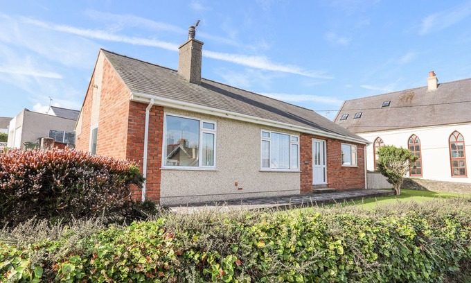 Edern Cottage | GELLI - MORFA NEFYN, family friendly, with a garden in Morfa Nefyn