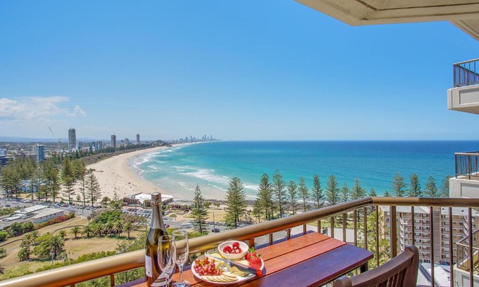 Burleigh Heads Apartment | Gemini Court Holiday Apartments