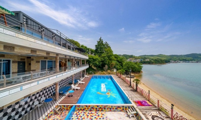 Geoje House | Geoje Island Jangmok Hawaii Pension