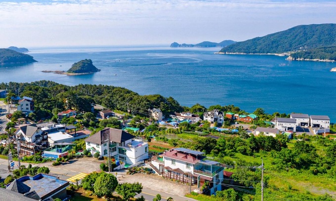 Irun-myeon House | Geoje Mangyang Pension