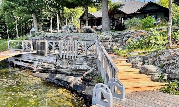 Georgian Bay Cottage | George Harrison on 12 Mile Bay