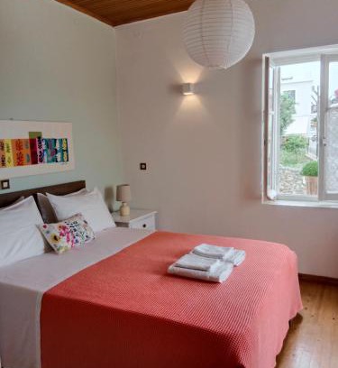 Pylos Apartment | George Traditional House