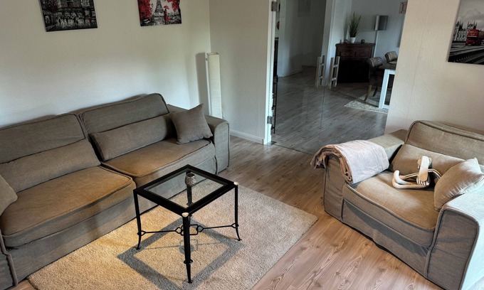 Bad Aibling Apartment | Geräumigen und Modernen 4. Zi Ferienwohnung, Erweiterbar auf 5 Zi