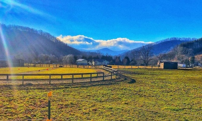 Barnardsville House | Get away from it all in the mountains.