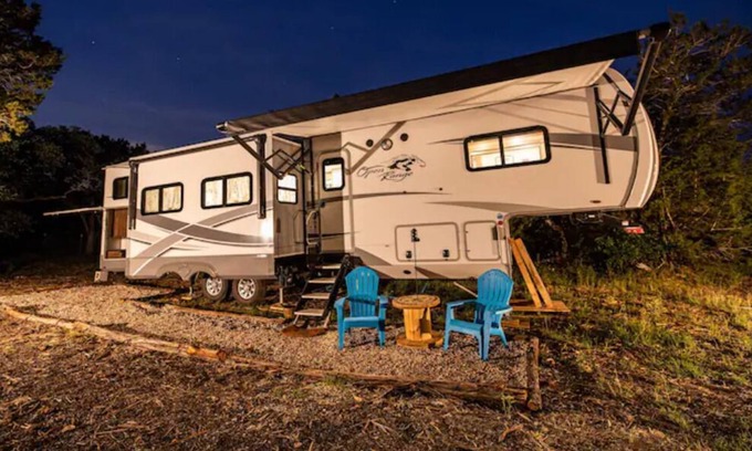 Lakehills House | Get Away from the City!