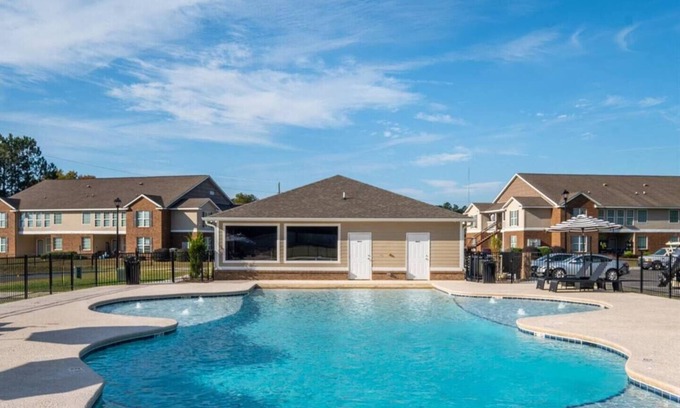 Tifton Apartment | Get comfortable and enjoy plenty of extra room at this spacious place