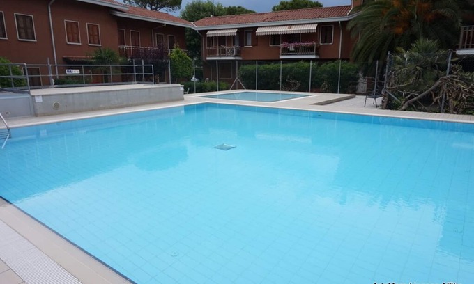Lignano Pineta Villa | Giardino - villa in residence with swimming pool