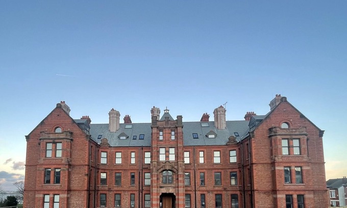 Wallasey Apartment | Gibson Manor Apartments