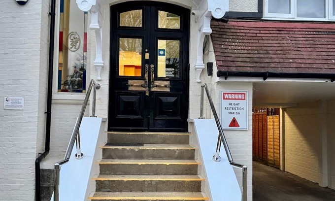 Pettits Hotel | Gidea Park Hotel