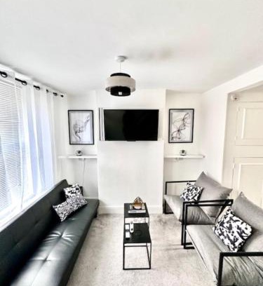 Gillingham House | Gillingham 4 bed Guest House