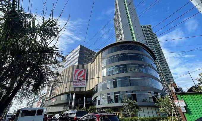 Valencia Hotel | Gilmore Tower Suites By SMS Hospitality