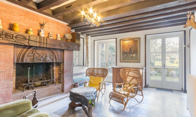 Bazoches-sur-Guyonne Cottage | Gite Bazoches-sur-Guyonne, 6 bedrooms, 10 persons