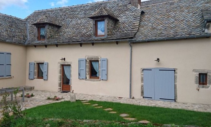 Campouriez Cottage | Gite Campouriez, 4 bedrooms, 8 persons