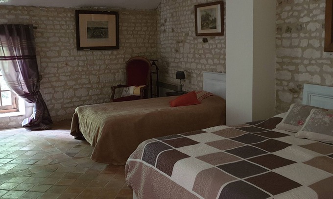 Assay House | Gite furnished holiday home rental family friends in castle park