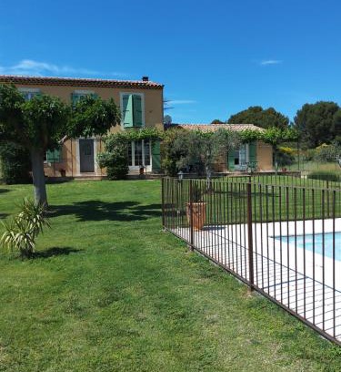 Mouries House | Gite La RESTANCO