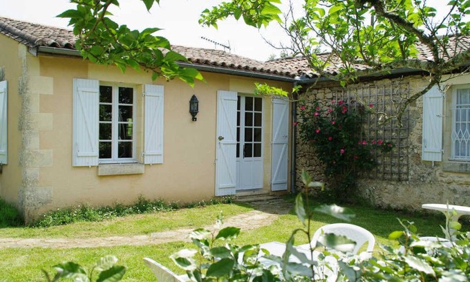 Saint-Aubin-de-Branne House | Gite LE Courtil - Saint-aubin-de-branne