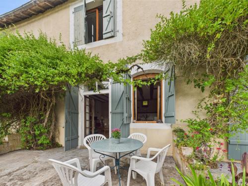 Montignac House | Gite mitoyen - 4 personnes - piscine commune