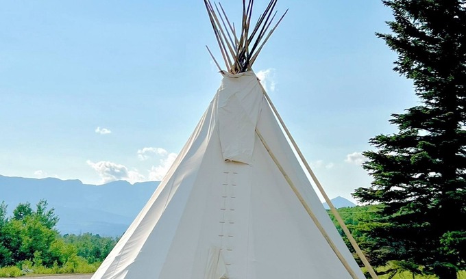 Browning RV Rental | Glacier Grizzly Resort - Glamping
