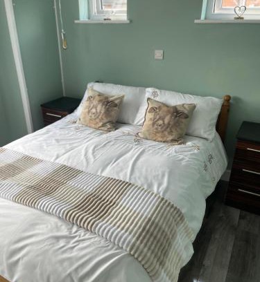 Rocester House | Gladstone cottage
