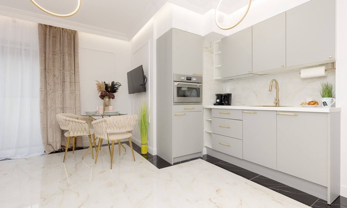 Praga Poludnie Apartment | Glamour Studio by Renters Prestige