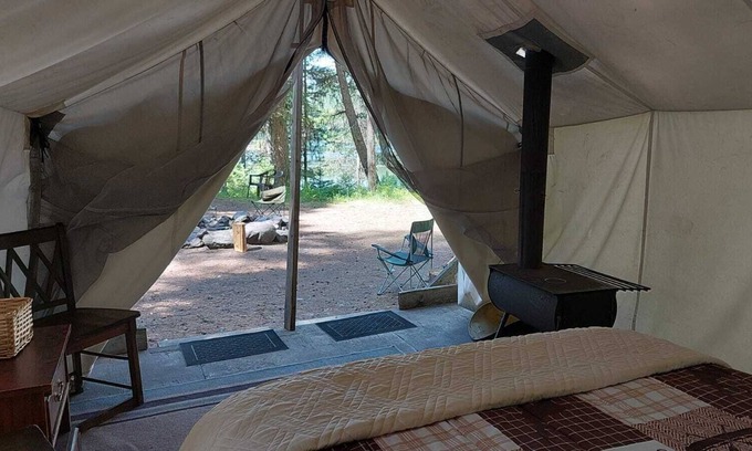 Olney RV Rental | Glamping Wall Tent 2 / 1 Queen