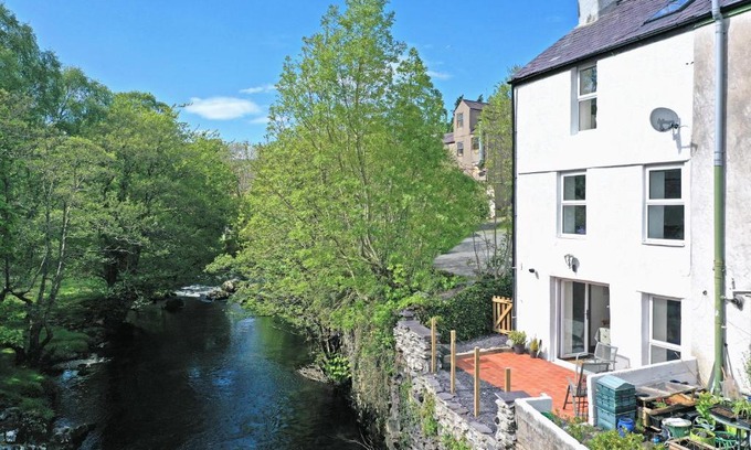 Bangor House | Glanafon Cottage