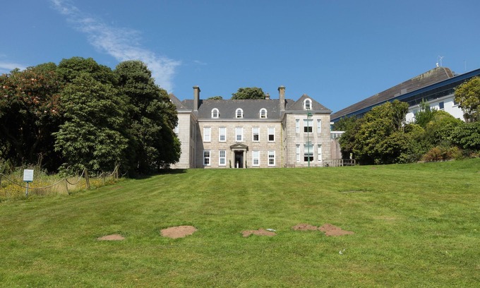 Mabe Hotel | Glasney Rooms - Student Accommodation