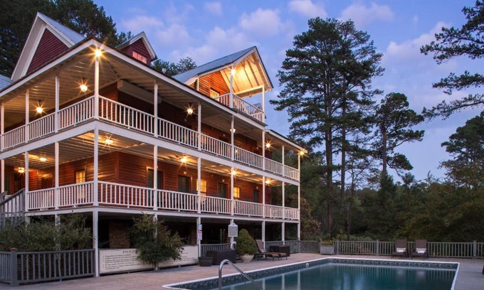 Clarkesville Hotel | Glen-Ella Springs Hotel & Restaurant