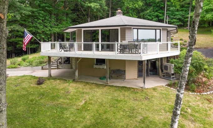 Empire House | Glen Lake Ridge Summa