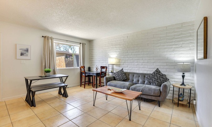 Glendale Condo | Glendale Unit w/Private Yard Near Sports Venues!