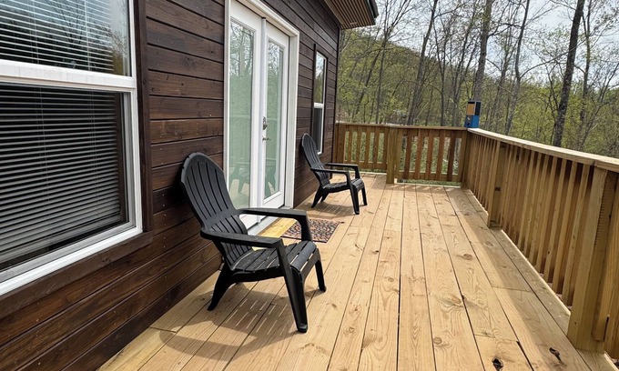 Glenville Cabin | Glenville's Rustic Charm