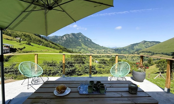 Lourdios-Ichere House | GLIGET - LOURDIOS ICHERE