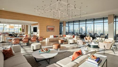 Evans Churchill Apartment | Global Luxury Suites at Downtown Phoenix