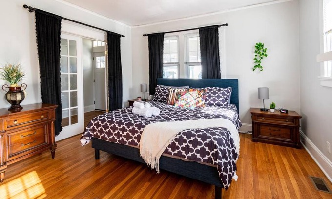 North Chesterfield Apartment | Globetrotters Suite in Historic Richmond with Patio