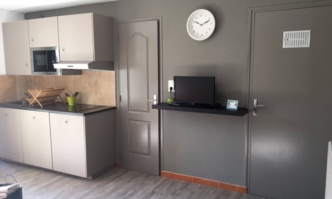St.-Remy-de-Provence Apartment | Gloria's house .