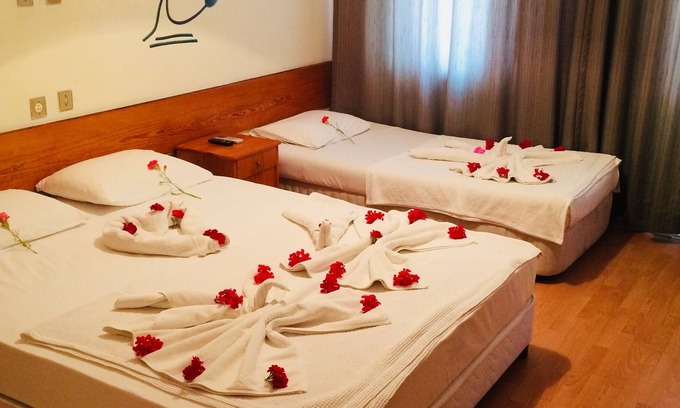Altinkum Hotel | Goc Otel