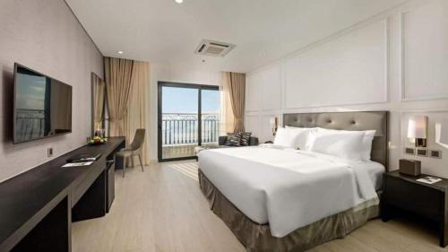 Son Tra Apartment | Gold Apartment With Sea View In Da Nang Bay