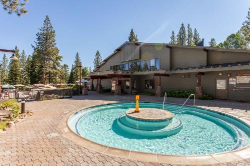 Truckee Apartment | Gold Bend Escape