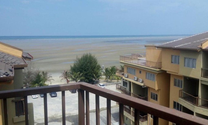 Dengkil Apartment | Gold Coast Morib Seaview 2 rooms Aircond Apartment