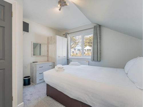 Woolacombe Villa | Golden Coast Leisure Park - Ocean Tide Villa Pets D