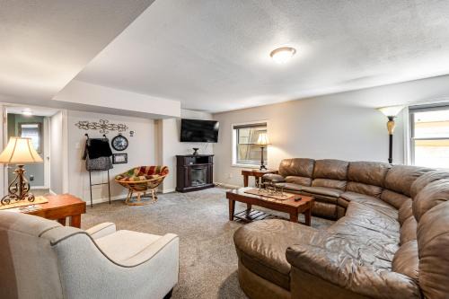 Northwest Colorado Springs House | Golden Hills Retreat A