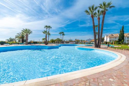 Cabanas House | Golden Seaside Villa - Acesso Praia e Piscina Incluído
