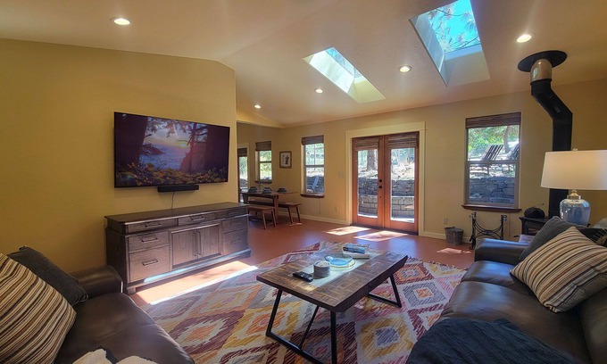 Talent House | Golden Valley Both Units ~ Hot Tub