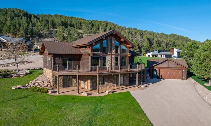 Sturgis Apartment | Golf Course, Sleeps 12, Garage