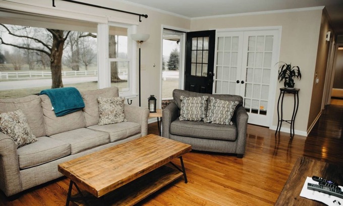 West Lafayette House | ★Golf Course Views★ Ranch ★ Fire Pit ★Bring Pets!★