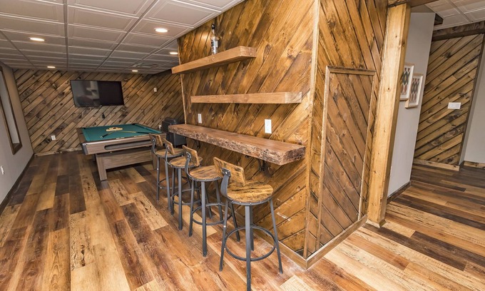 Cresco House | GOLF,Firepit,Hottub,Linens,Casino,Camelback,Kalahari!